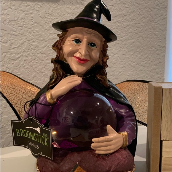 BROOMSTICK WITCH HALLOWEEN SNOWGLOBE - Picture 2 of 2